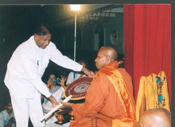 2003.01 04 - Akta Patra Pradanaya ( credential ceremony) at citi hall in Kurunegala about The C12.jpg